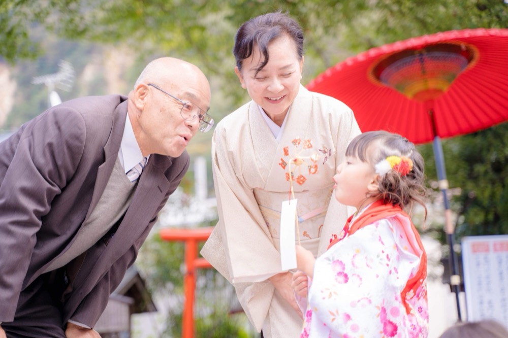 祖父母と一緒の七五三のお参り